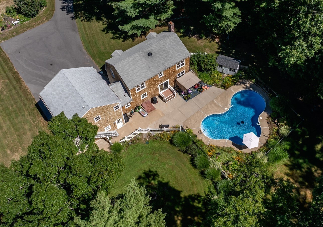 10 Brenrae Dr, Middleboro, MA 02346