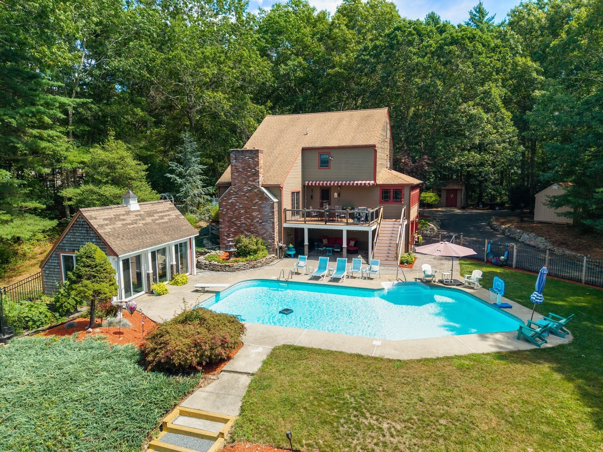 14 Woodview Dr, Lakeville, MA 02347
