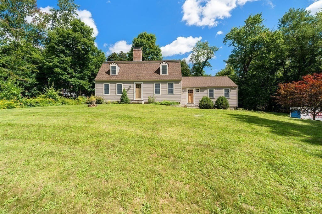 96 High Street, Topsfield, MA 01983