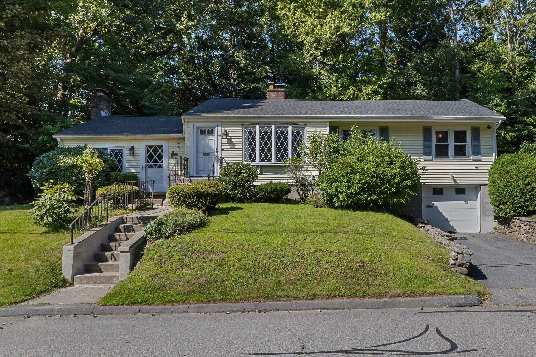 48 Washington St, Shrewsbury, MA 01545