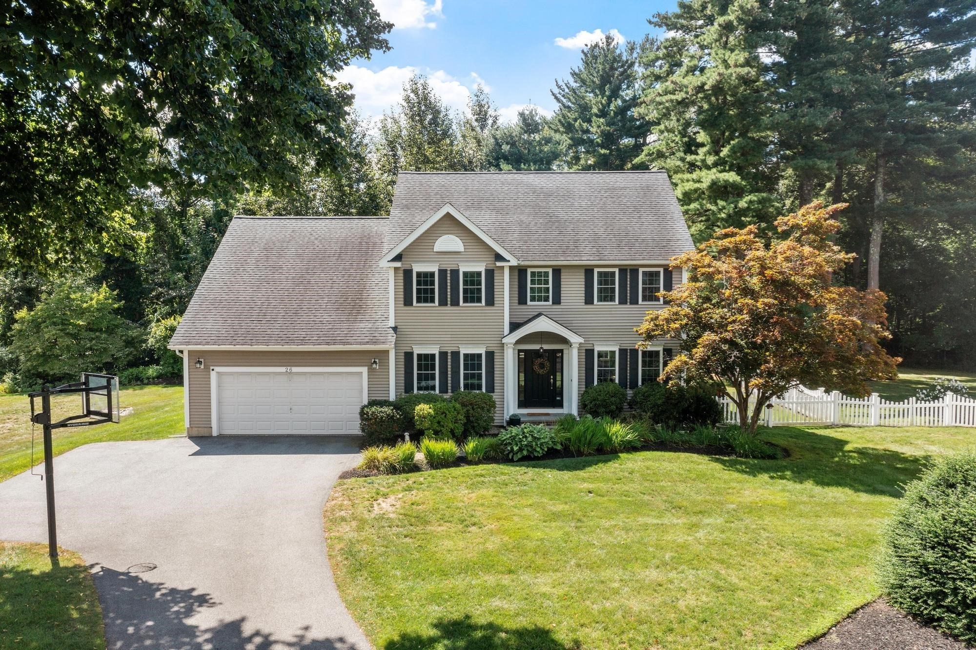26 Wildwood Dr, Southborough, MA 01772