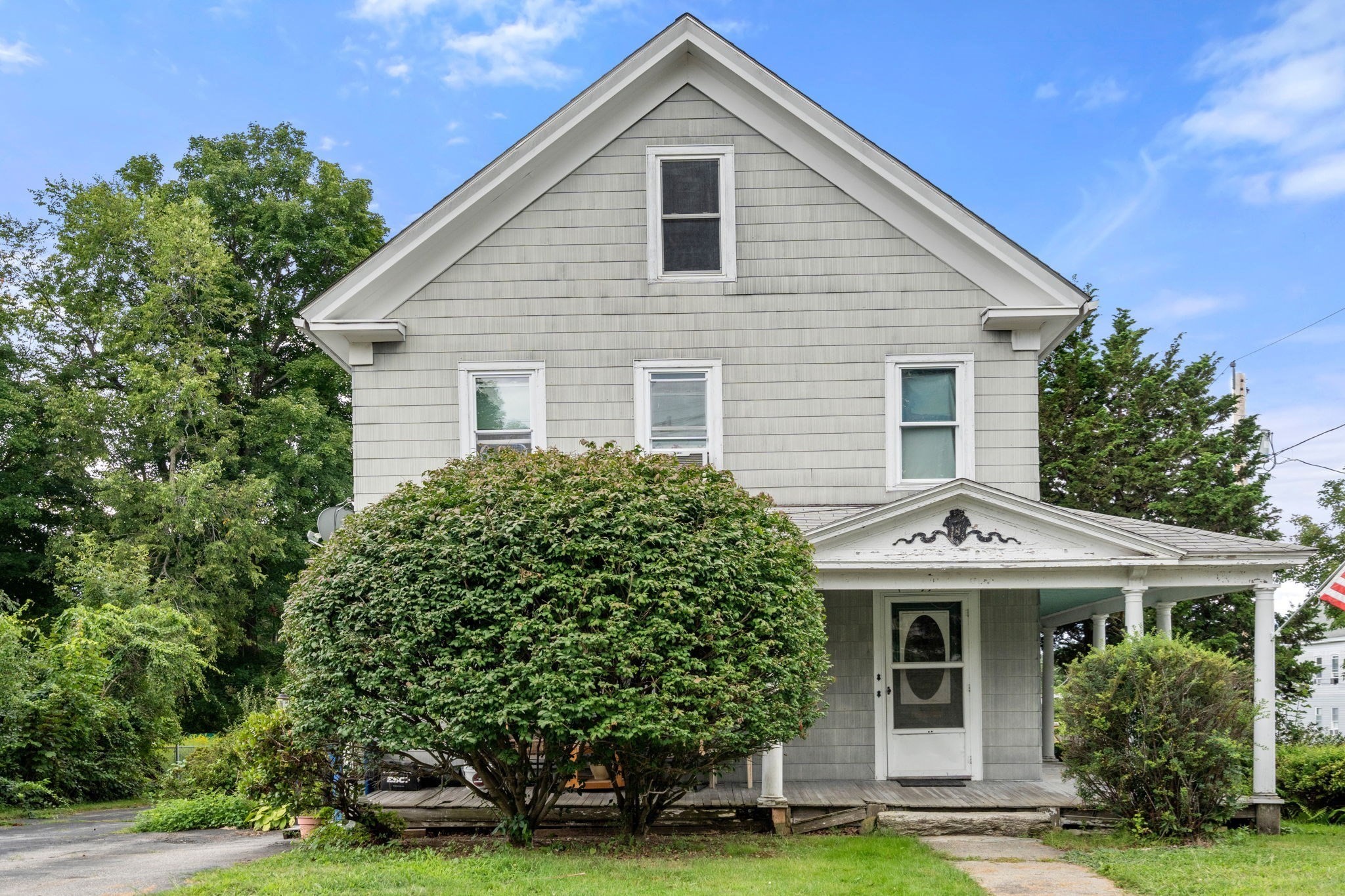 44 Grove St, Leicester, MA 01524