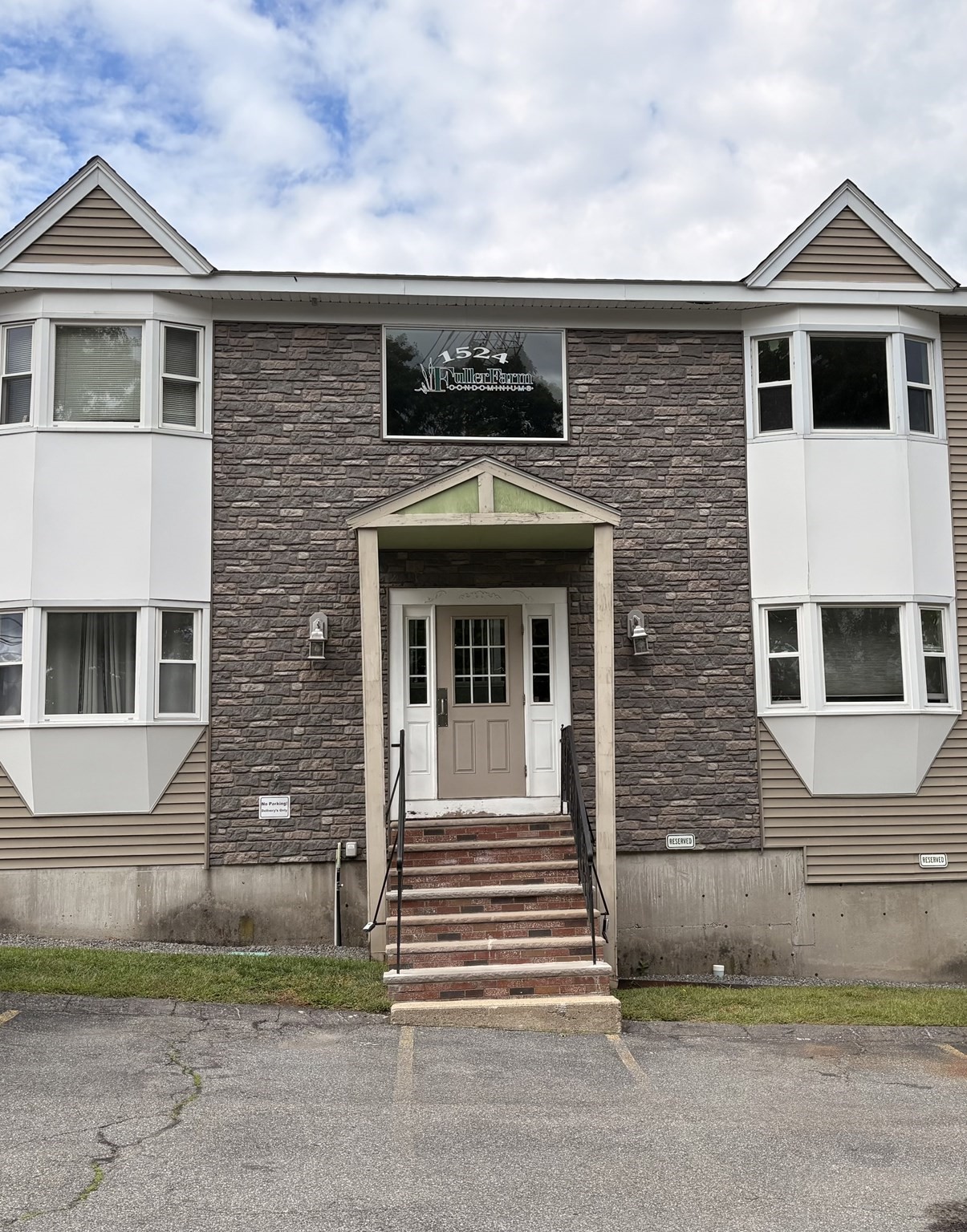 1524 Gorham St Unit 104, Lowell, MA 01852