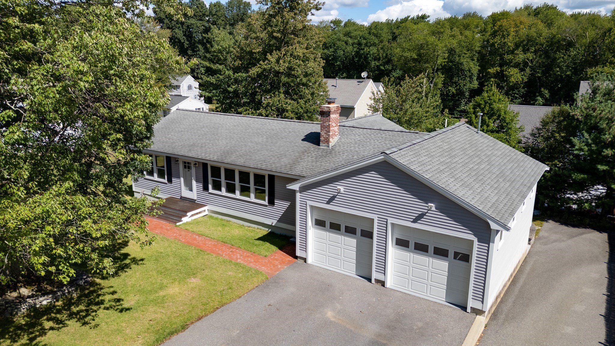 32 Lantern Ln, Burlington, MA 01803