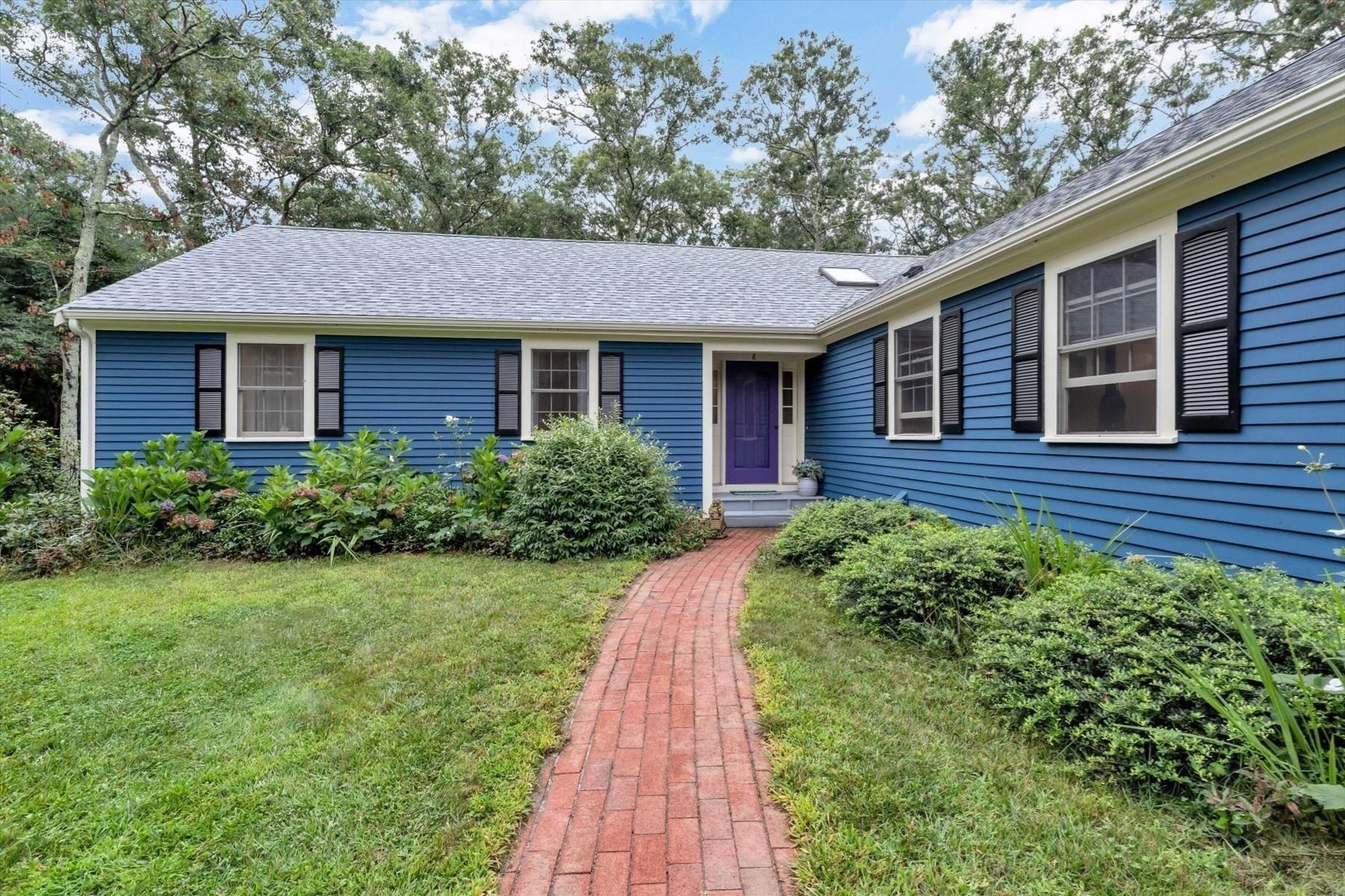 8 Golf Link Cir, Sandwich, MA 02563
