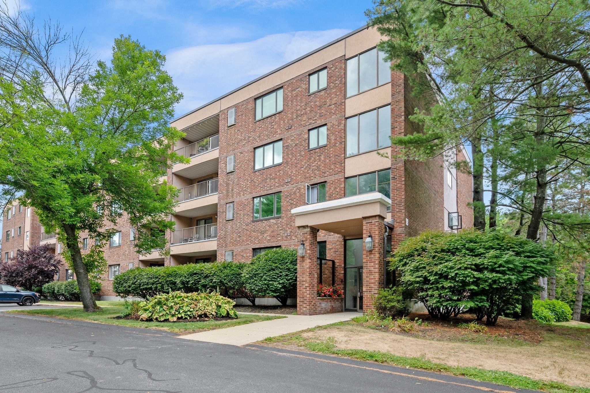 12 Ledgewood Way Unit 16, Peabody, MA 01960