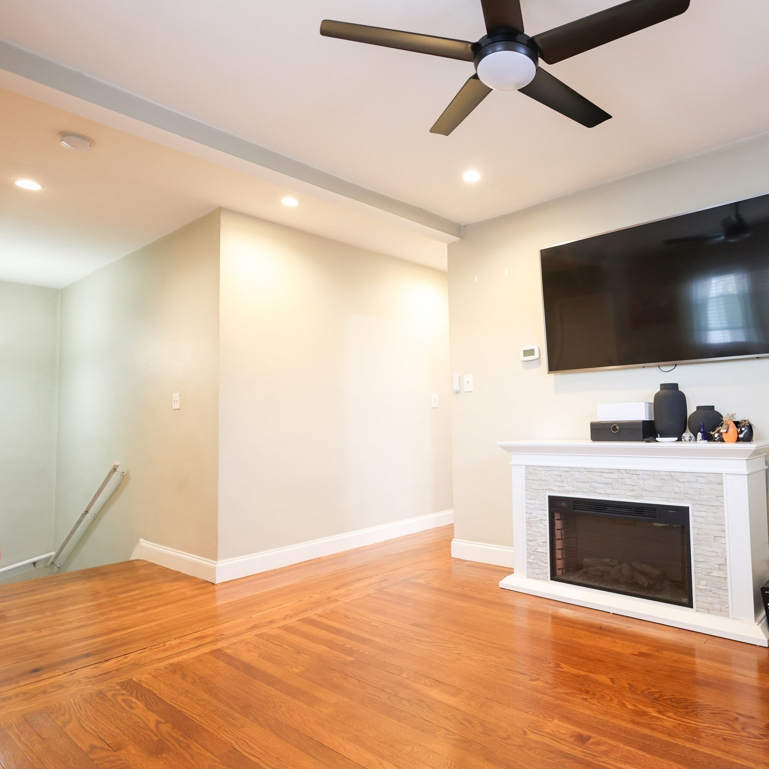 43 Belnel Rd Unit 2, Hyde Park, Boston, MA 02136