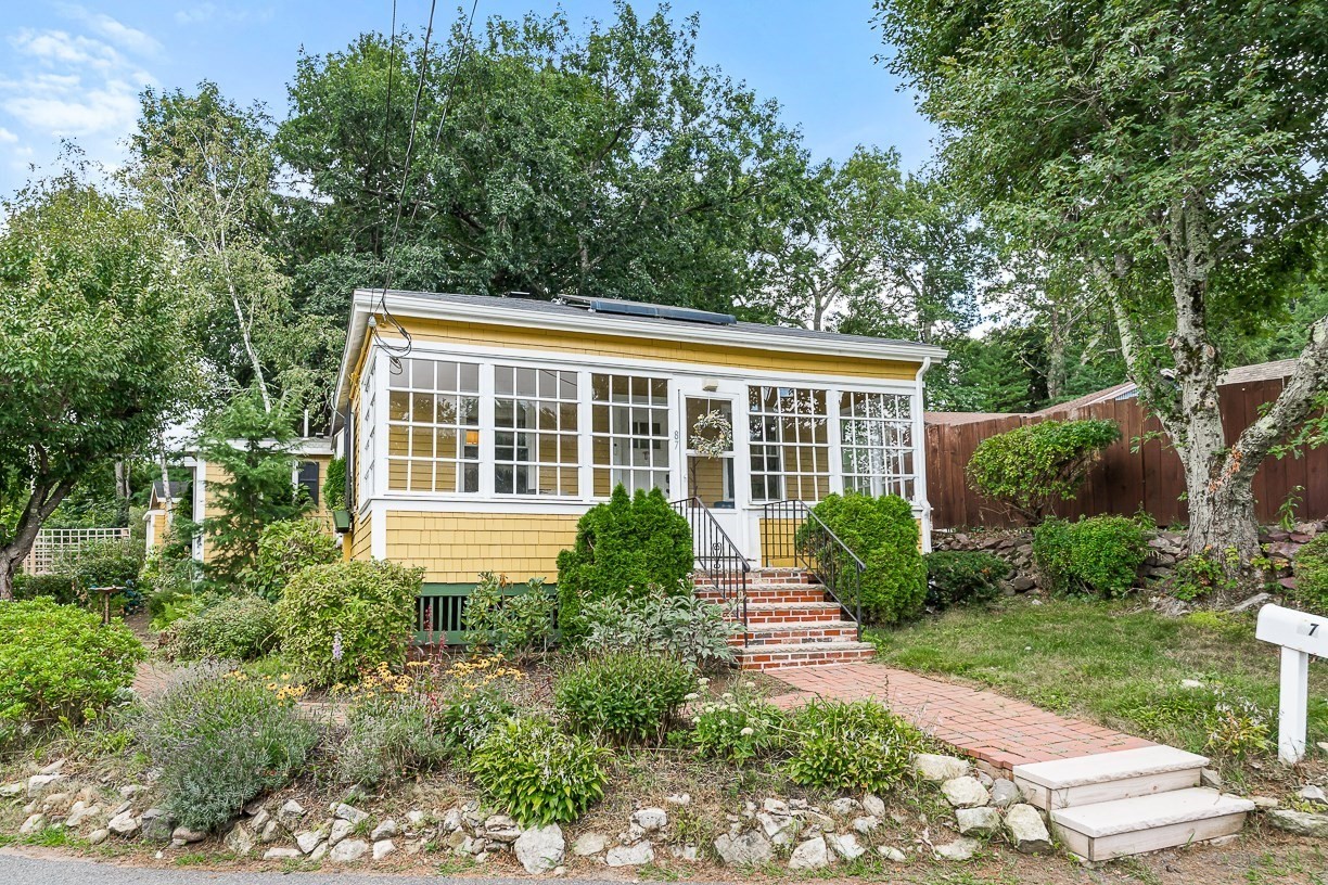 87 Great Woods Rd, Saugus, MA 01906