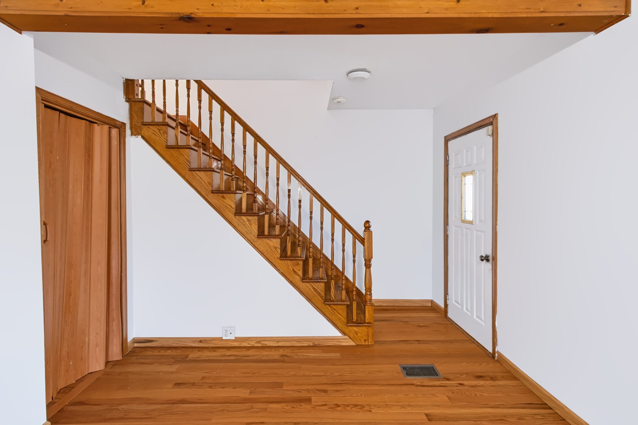 112 Quebec St, Lowell, MA 01852 - Image 15