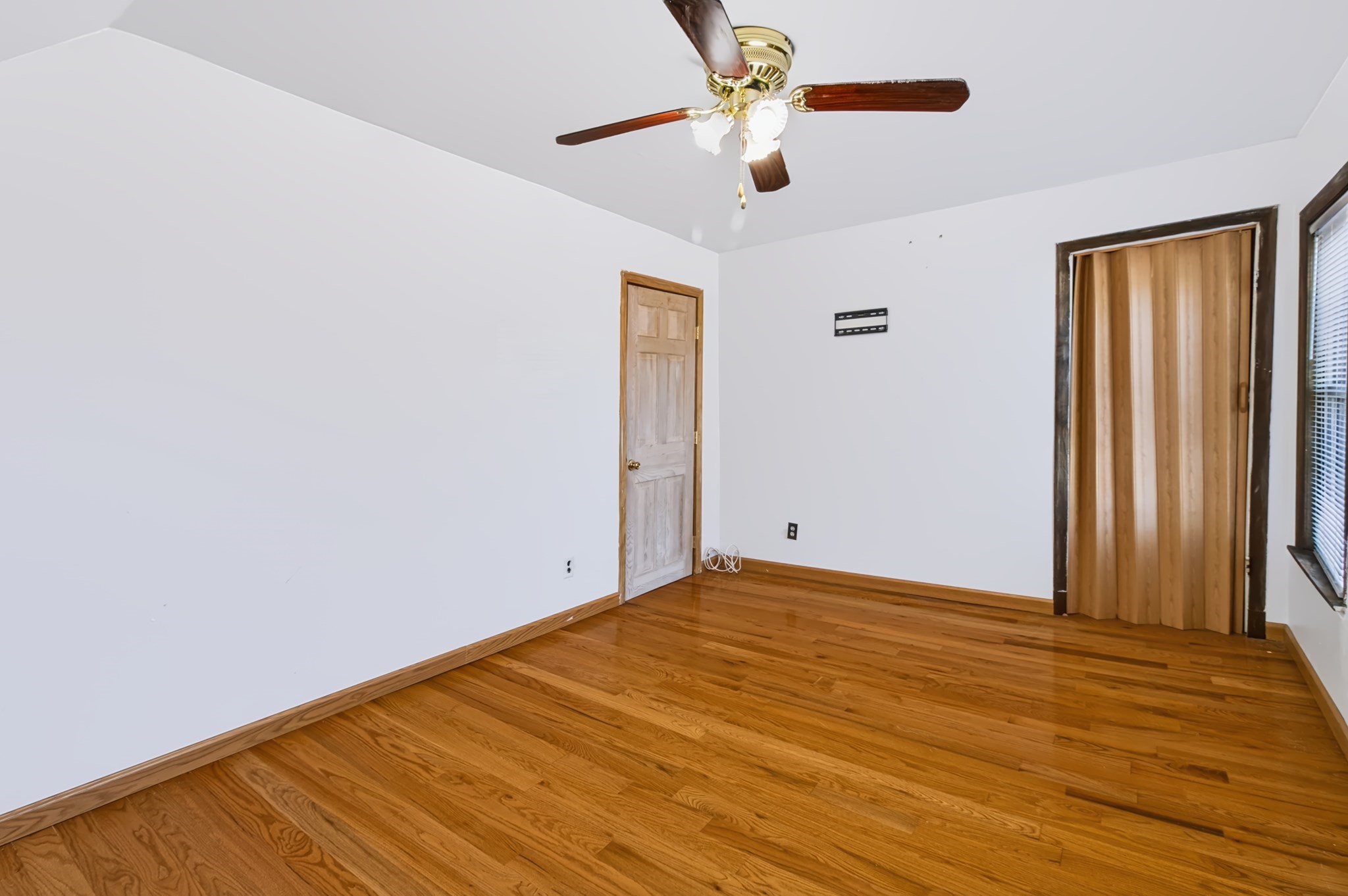 112 Quebec St, Lowell, MA 01852 - Image 17
