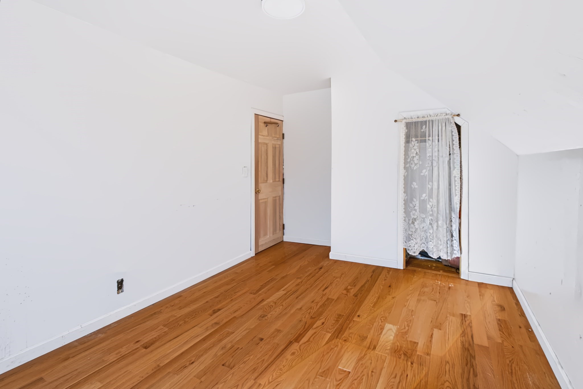 112 Quebec St, Lowell, MA 01852 - Image 19