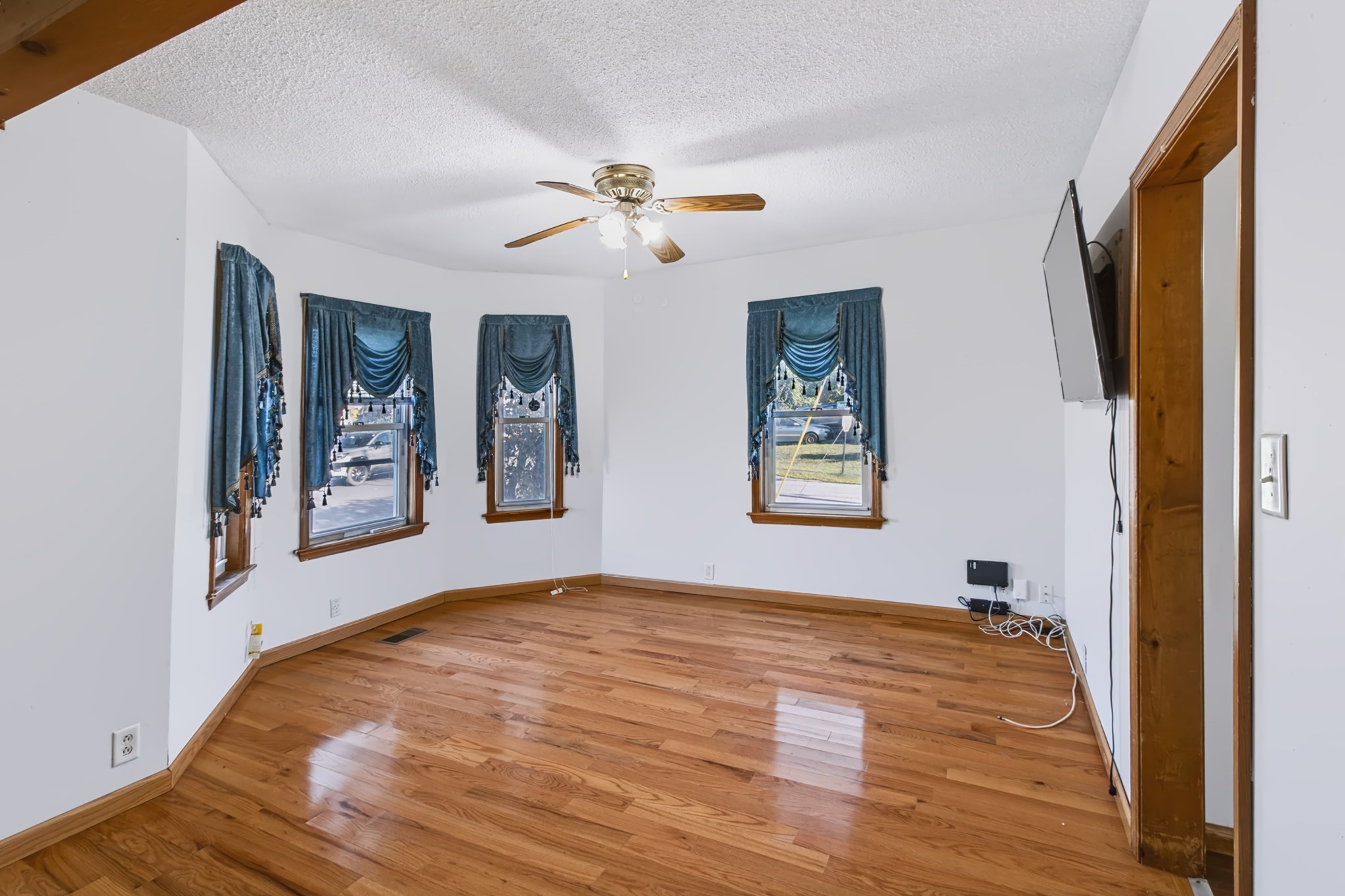112 Quebec St, Lowell, MA 01852 - Image 3