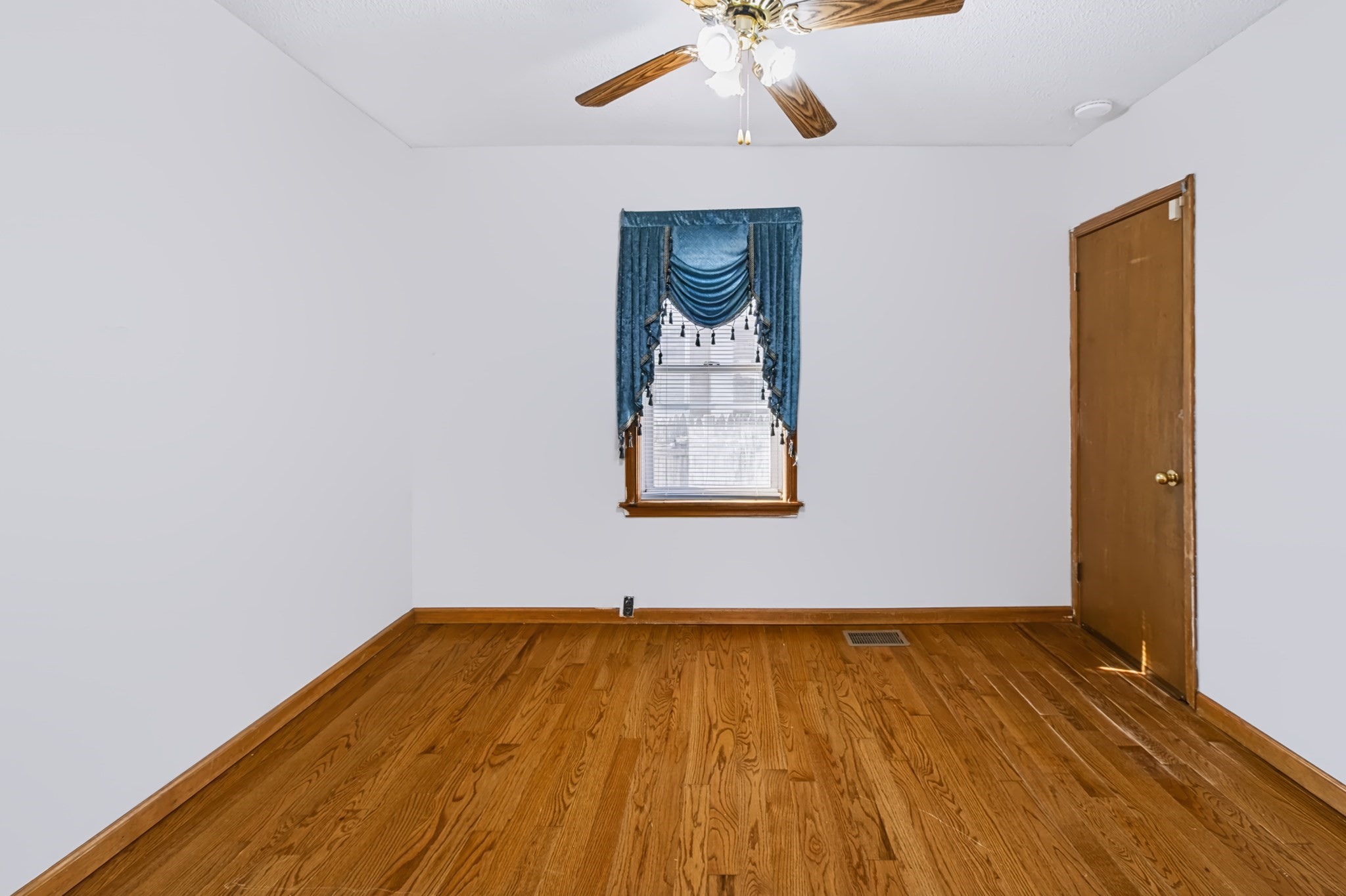 112 Quebec St, Lowell, MA 01852 - Image 7