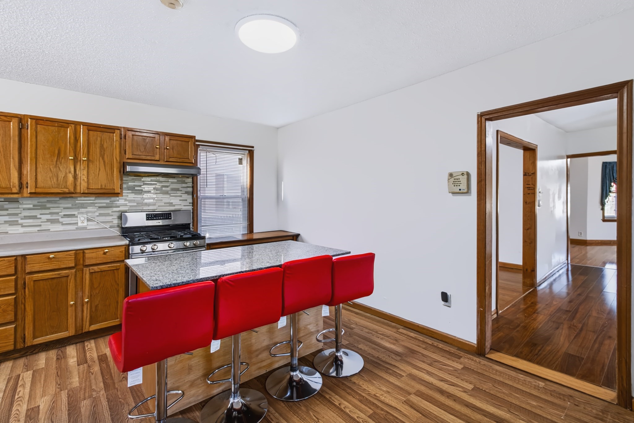 112 Quebec St, Lowell, MA 01852 - Image 8