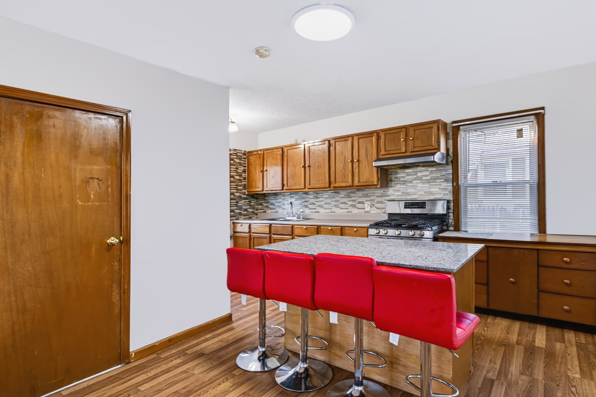 112 Quebec St, Lowell, MA 01852 - Image 9