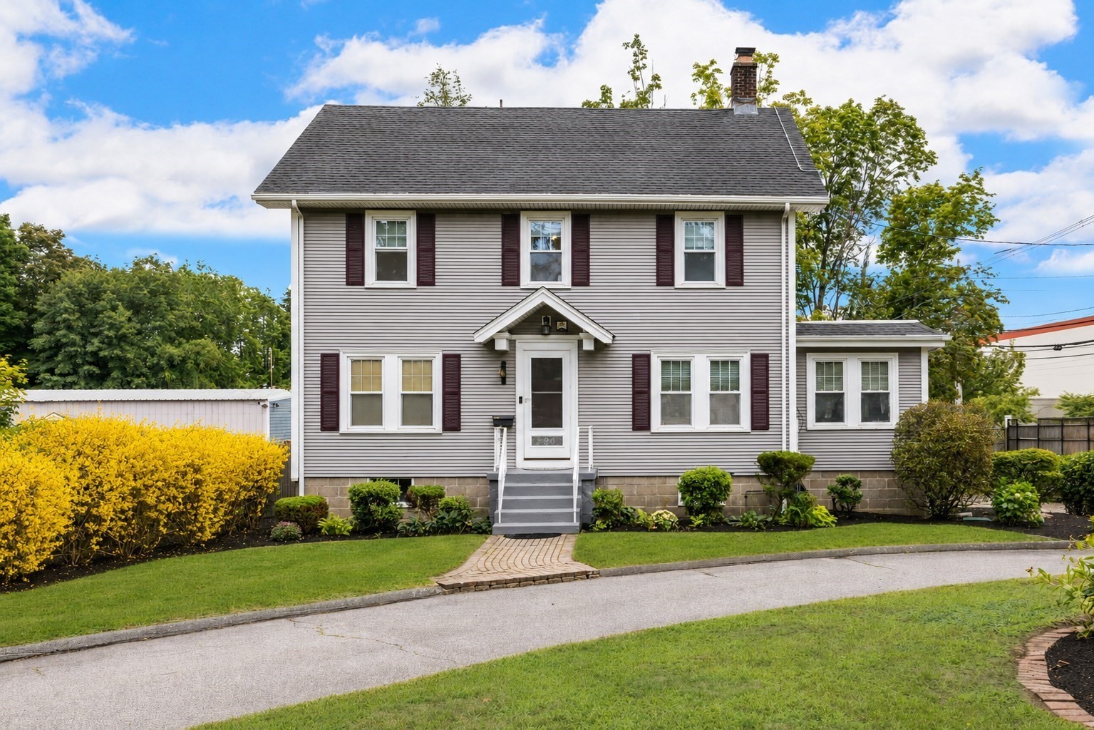 820 Beaver St, Waltham, MA 02452