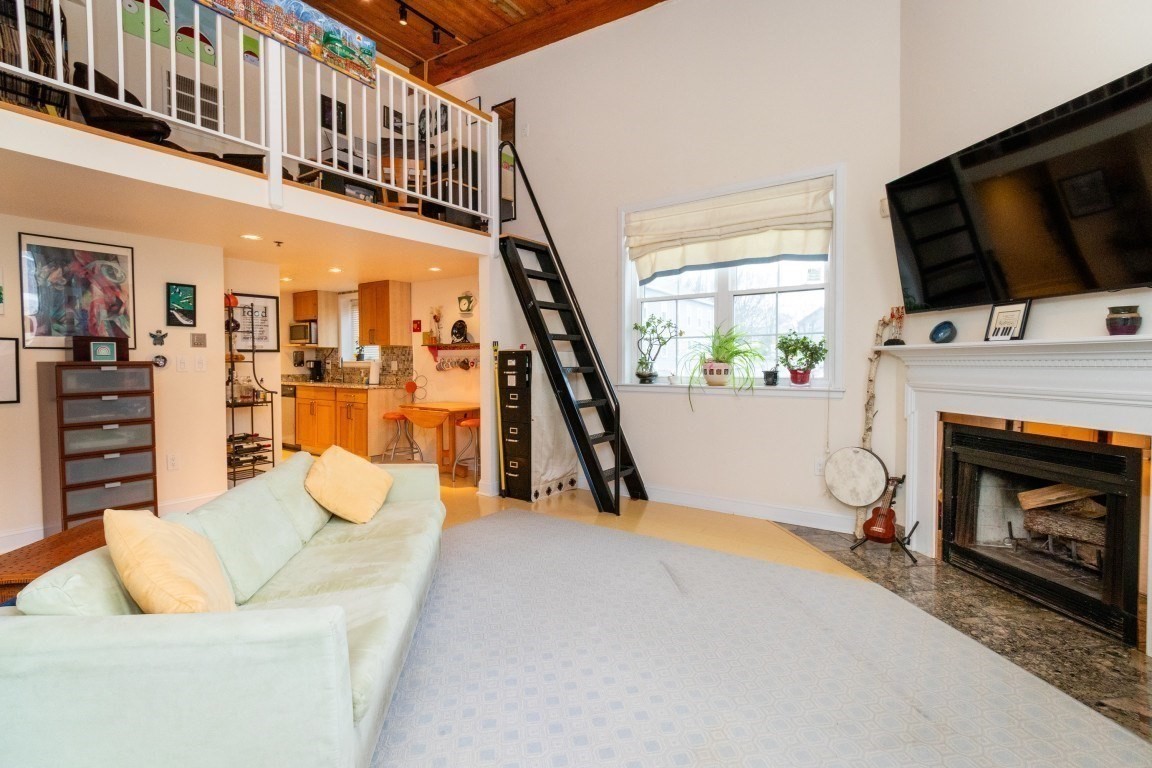 3 S Stone Mill Dr Unit 225, Dedham, MA 02026