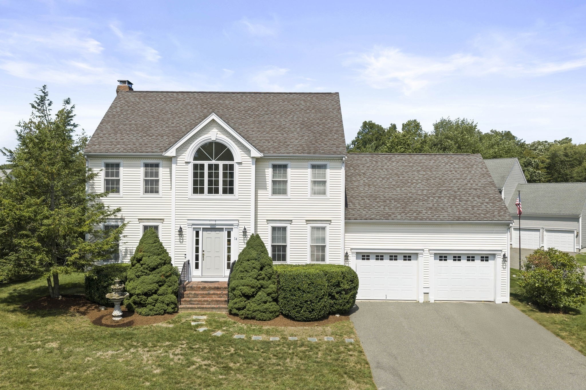 14 Orchard Ln, Abington, MA 02351