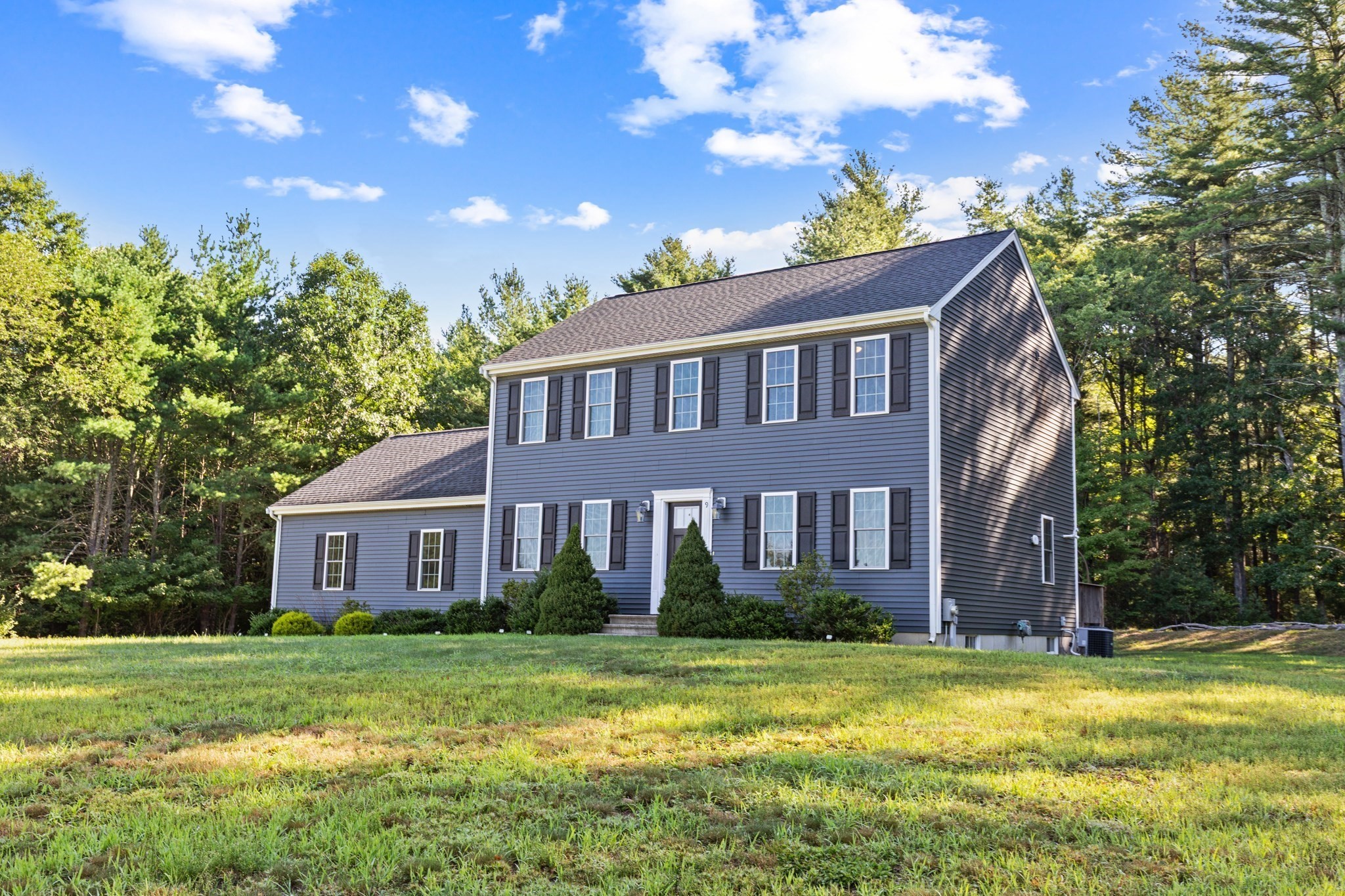 9 Shamrock Ln, Lakeville, MA 02347
