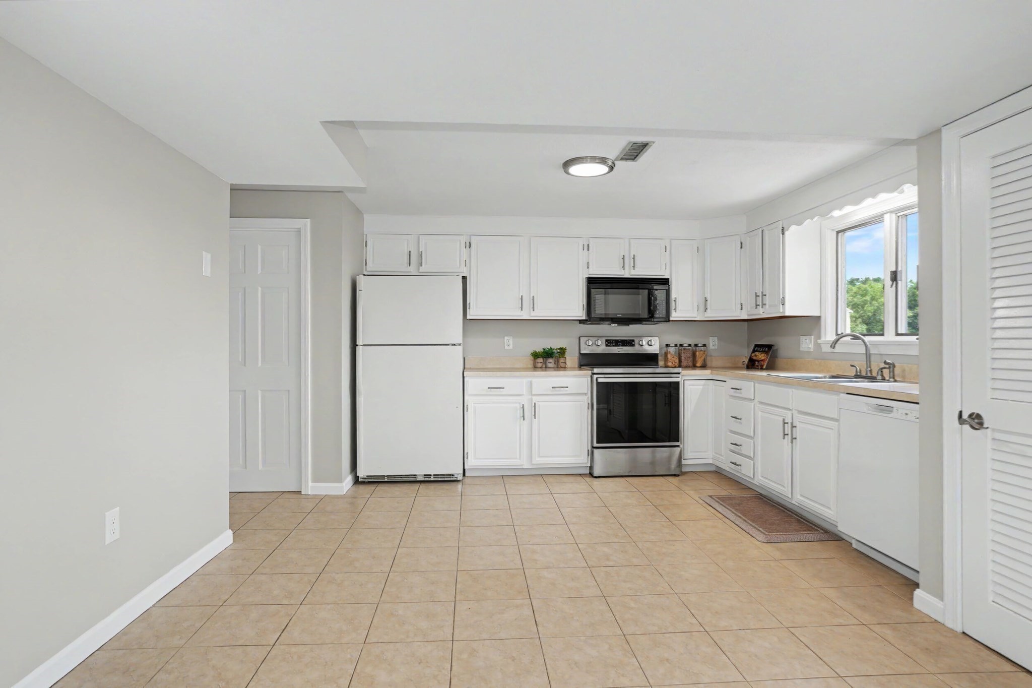 13 Brandee Ln Unit 24, Methuen, MA 01844 - Image 6