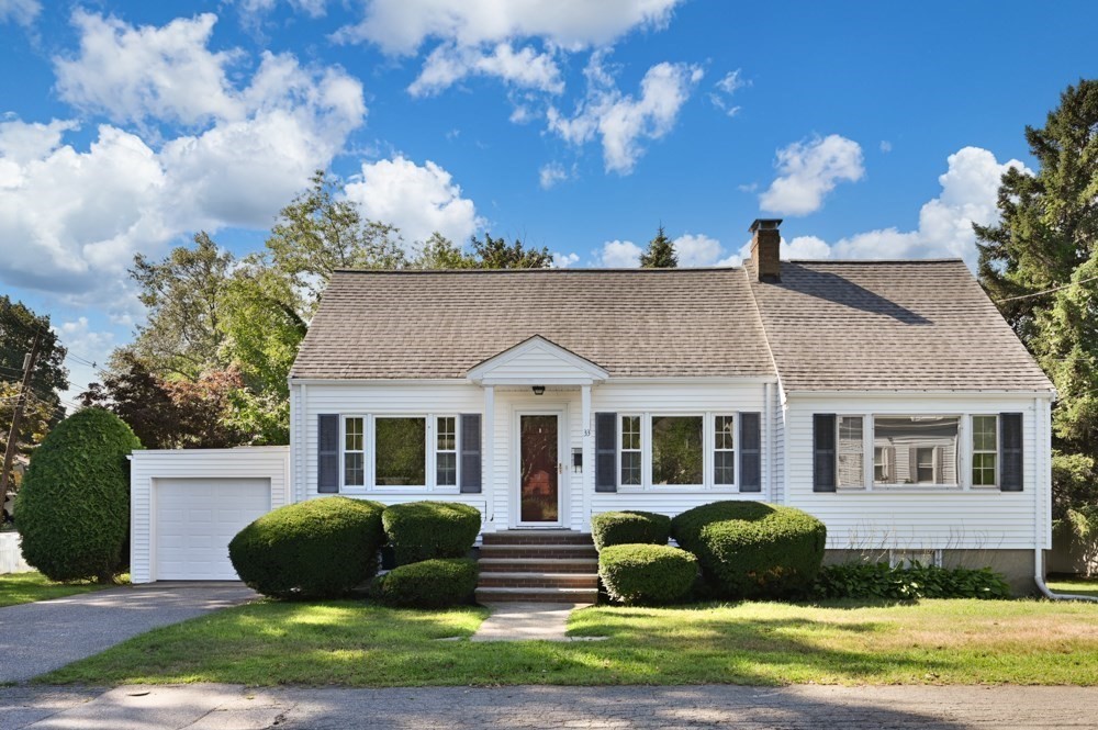33 Wilson Rd, Stoneham, MA 02180