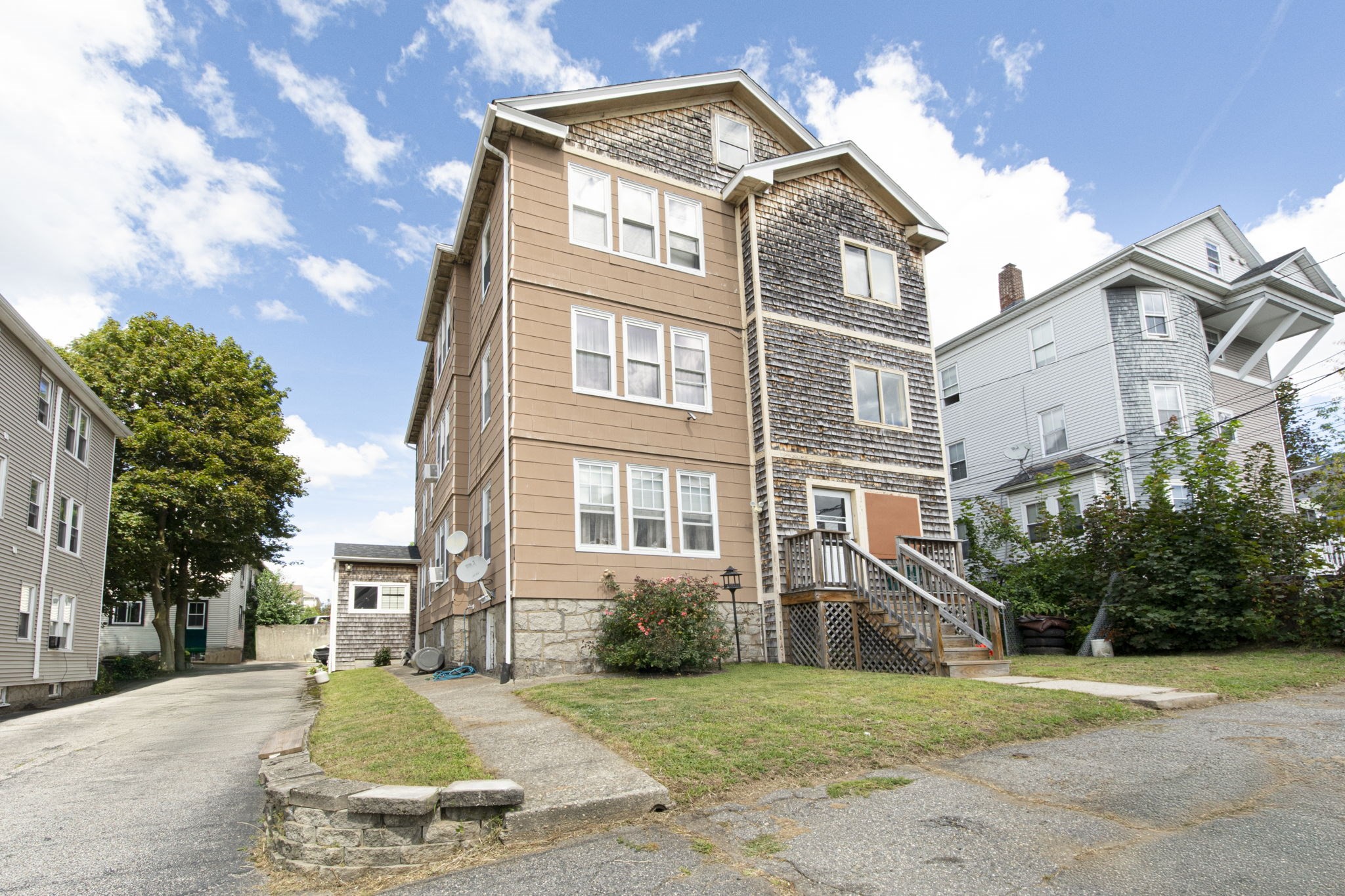 14 Ericsson St, Worcester, MA 01606