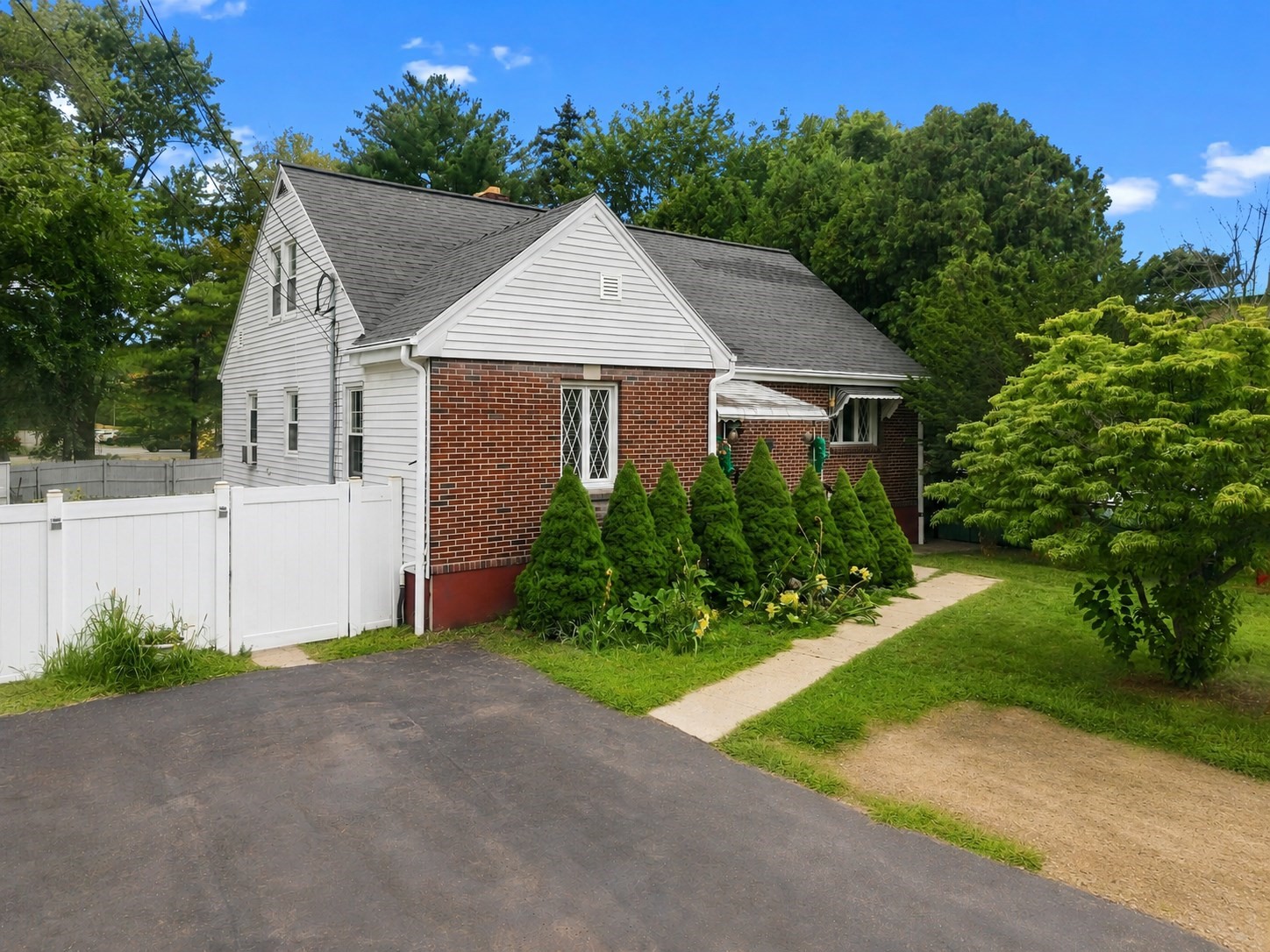 26 Beulah St, Framingham, MA 01701