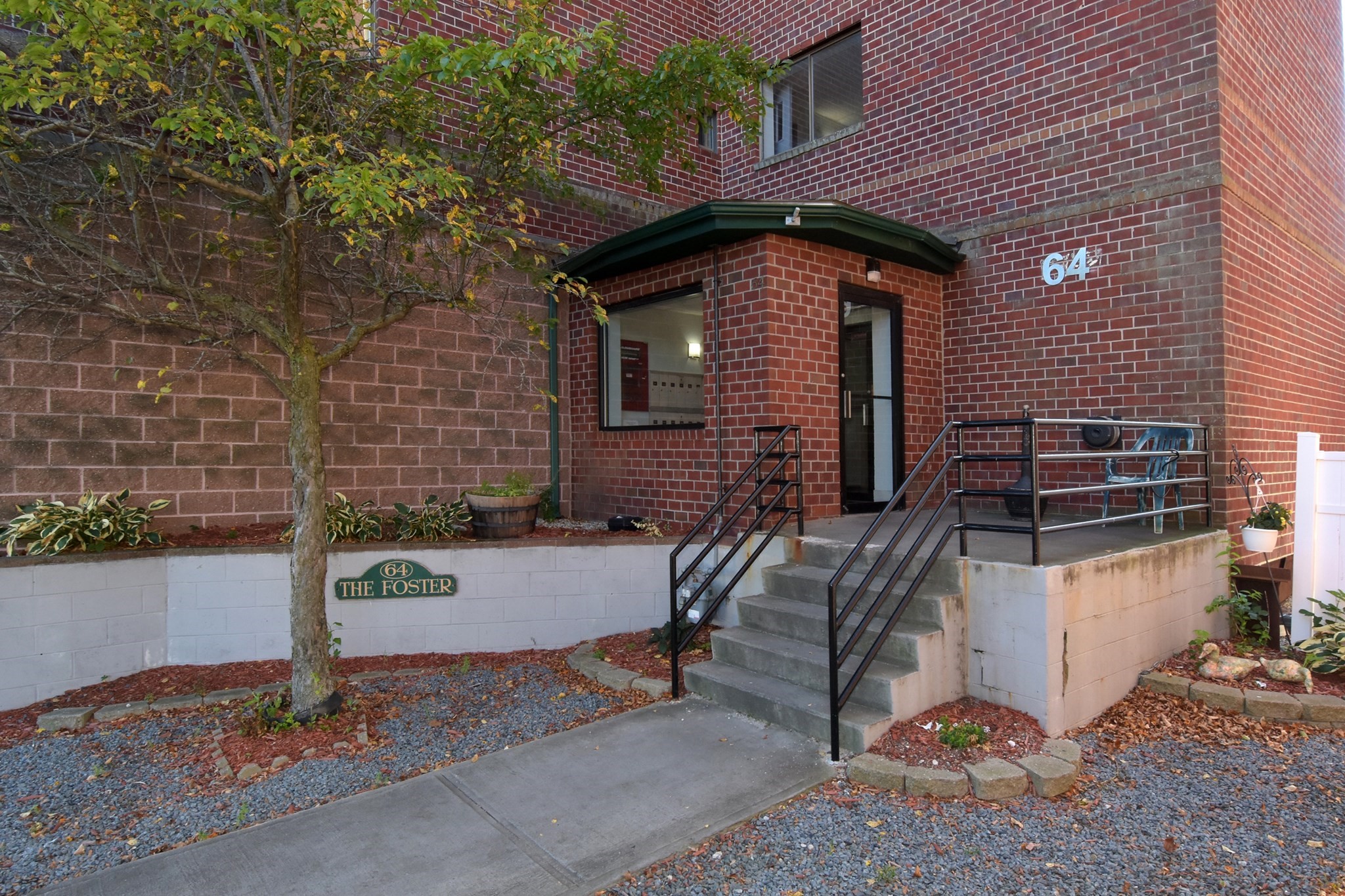 64 Foster St Unit 301, Peabody, MA 01960
