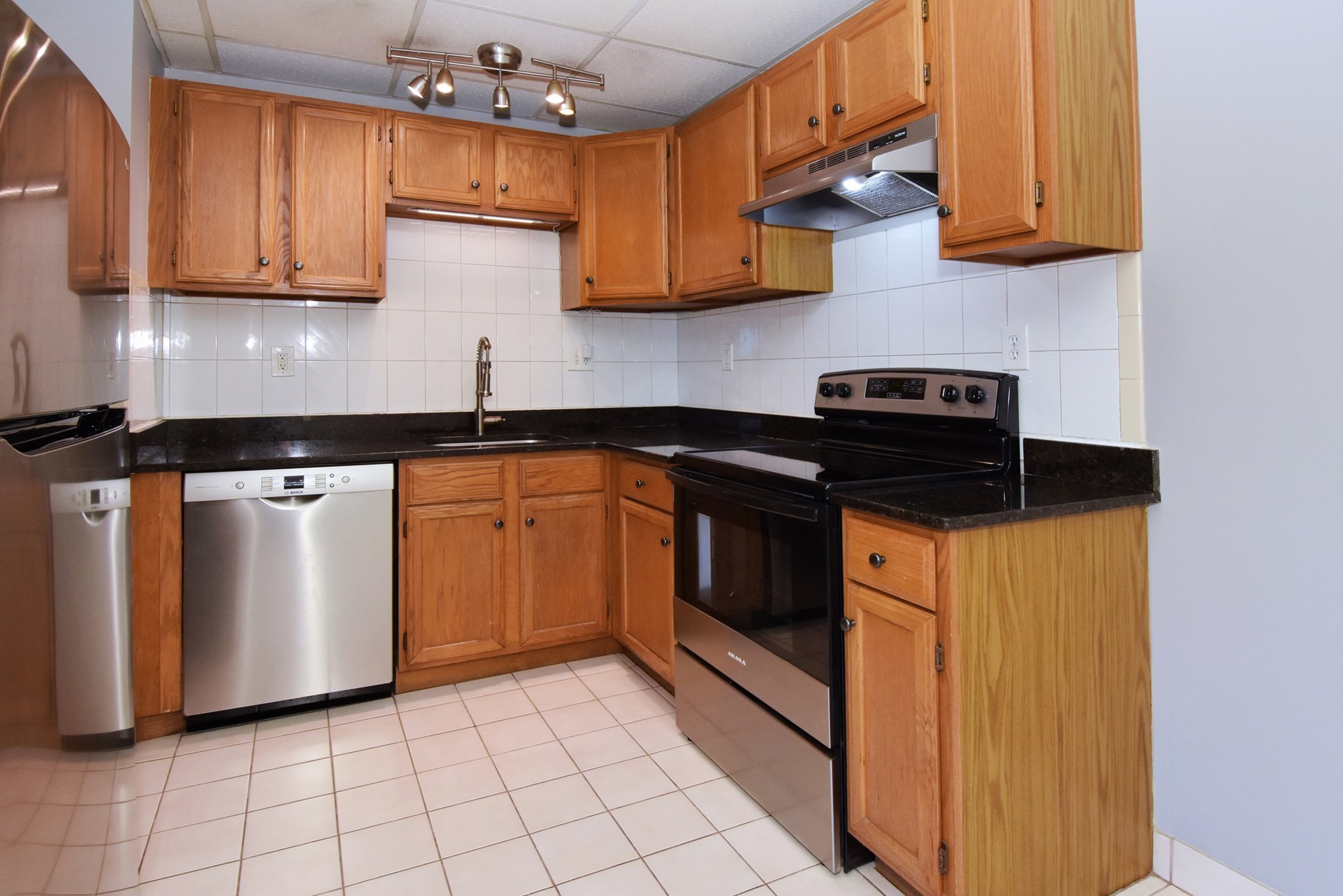 64 Foster St Unit 301, Peabody, MA 01960 - Image 9