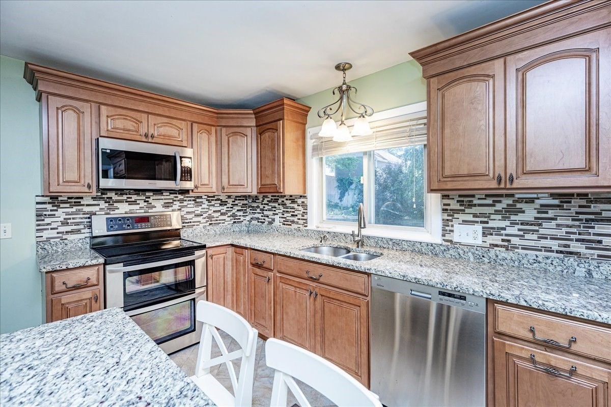 98 Pleasant View St, Methuen, MA 01844 - Image 2