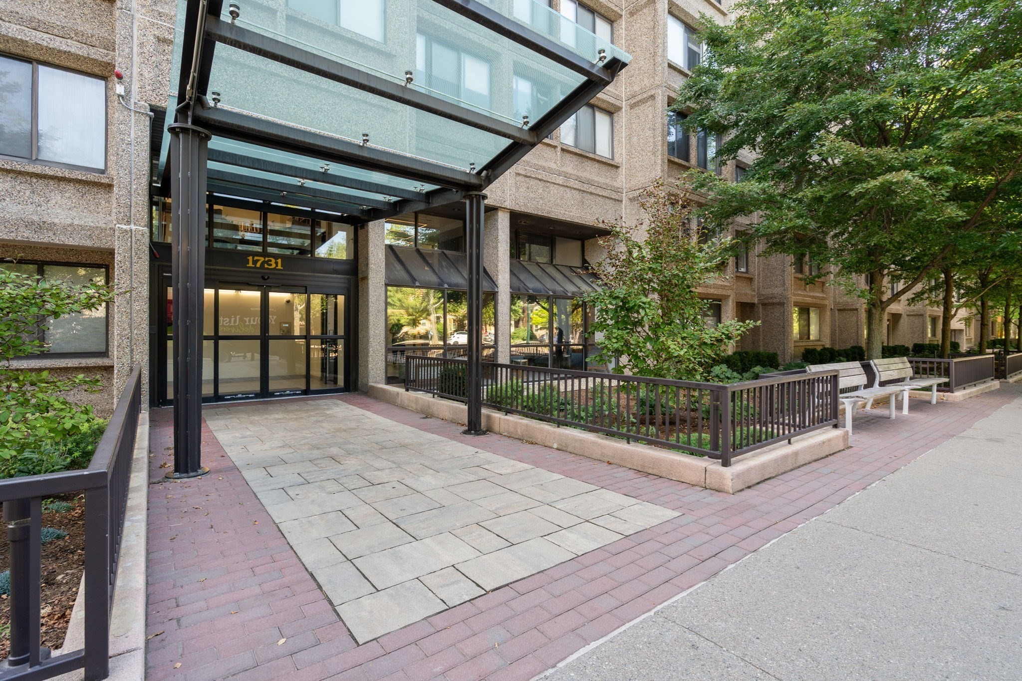 1731 Beacon Street Unit 402, Brookline, MA 02445