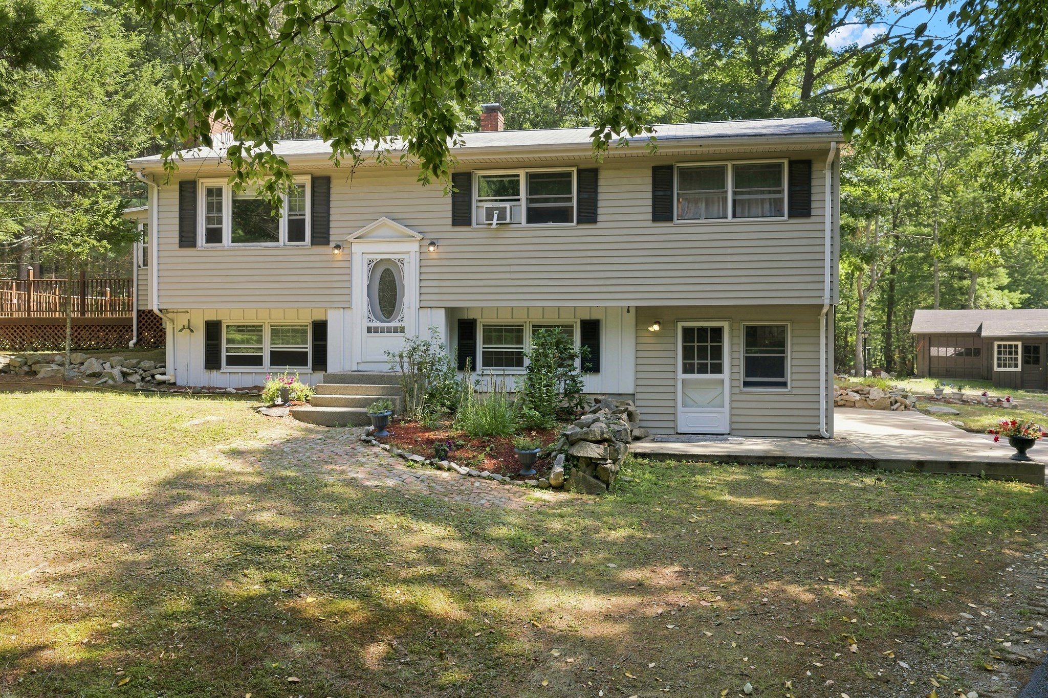 636 Highland St, Holliston, MA 01746