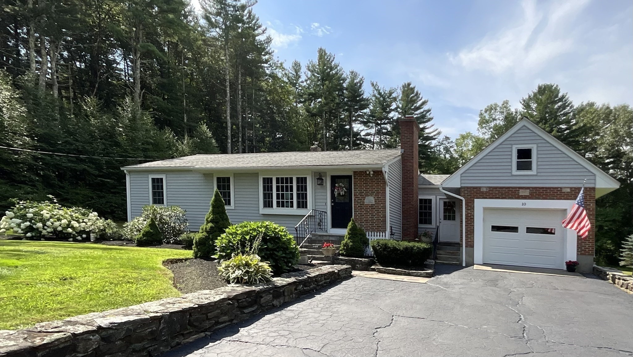 10 Burnap Rd, Sutton, MA 01590