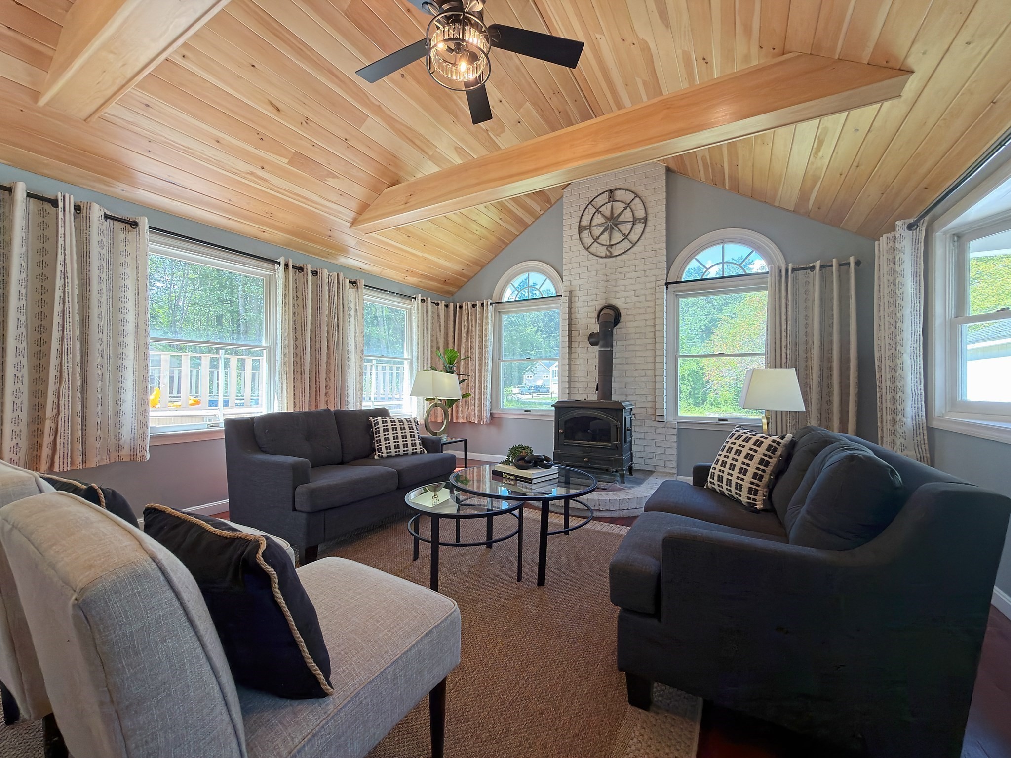 476 Pelham Rd, Dracut, MA 01826