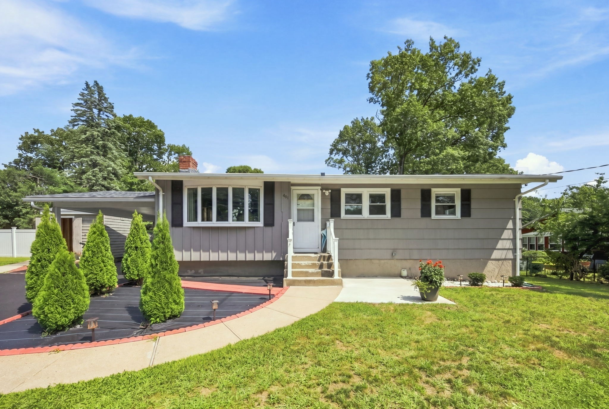 401 Turnpike St, Stoughton, MA 02072