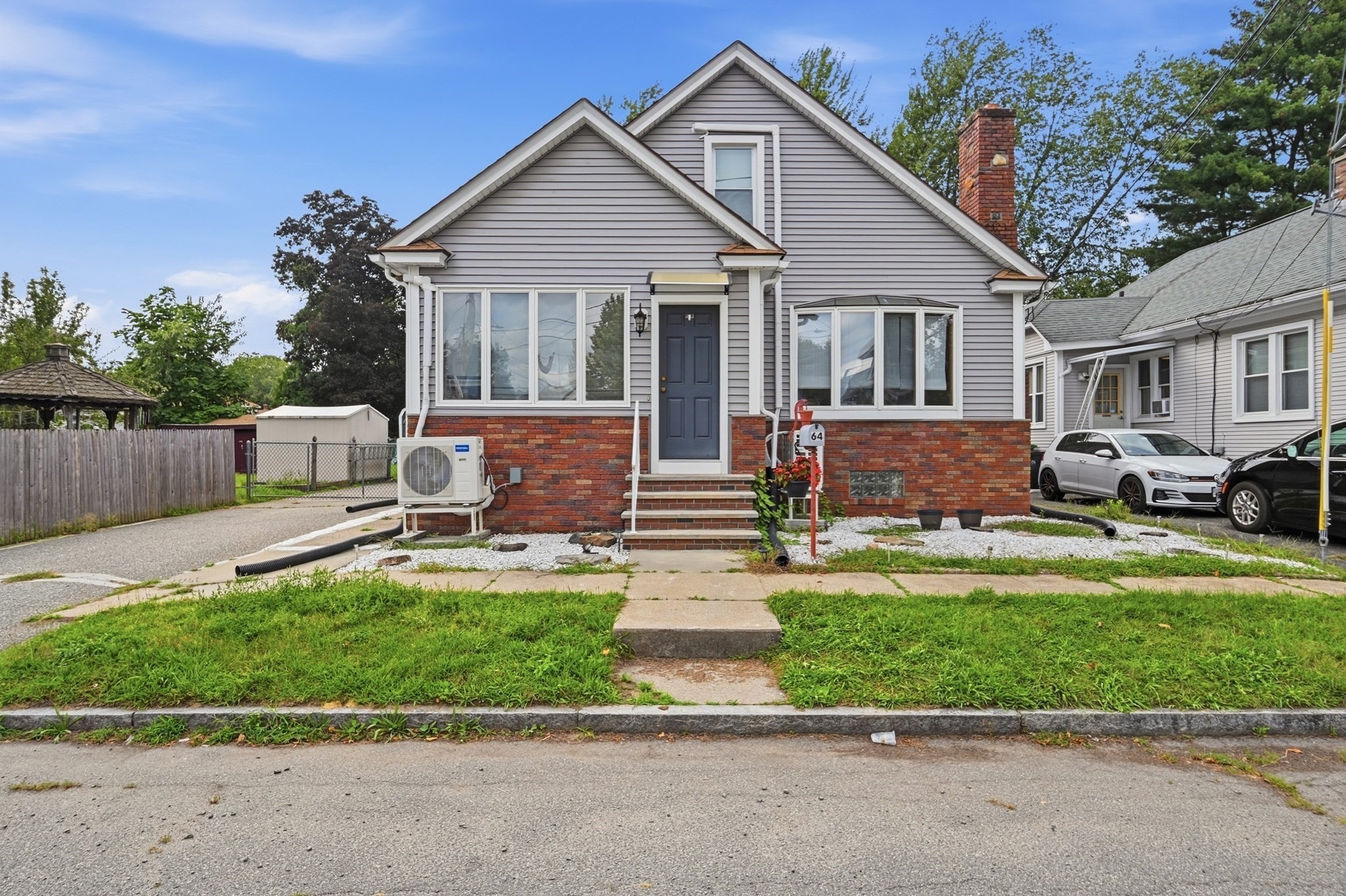 64 Stewart St, Chicopee, MA 01020
