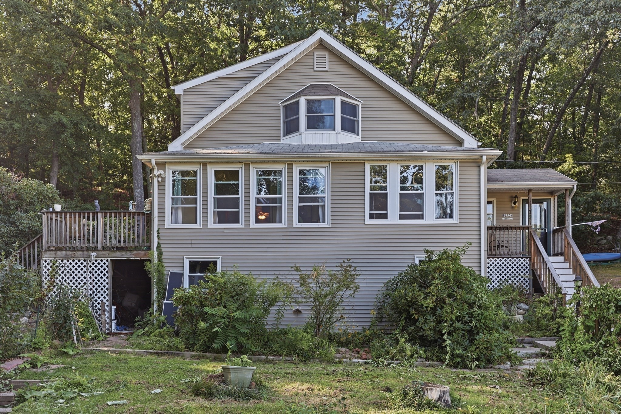 79 Waverly Rd, Woburn, MA 01801