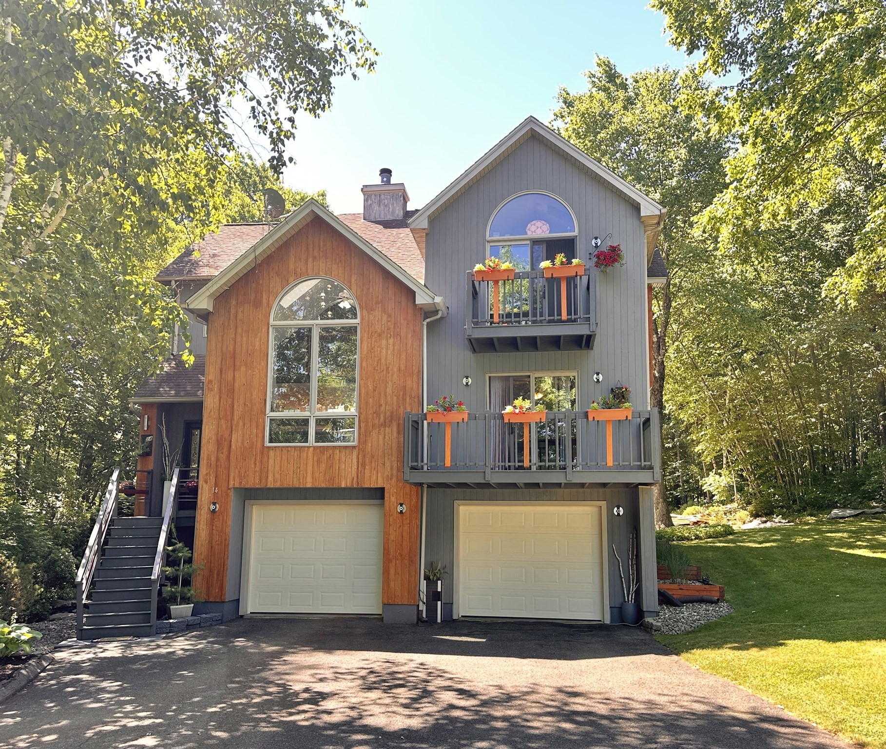 14 Laurel Ridge Dr, Belchertown, MA 01007