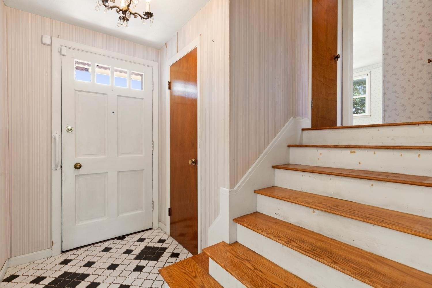 4 Mayflower, Stoneham, MA 02180 - Image 5