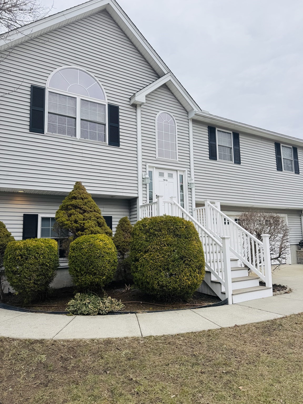1015 Forbes St, New Bedford, MA 02745
