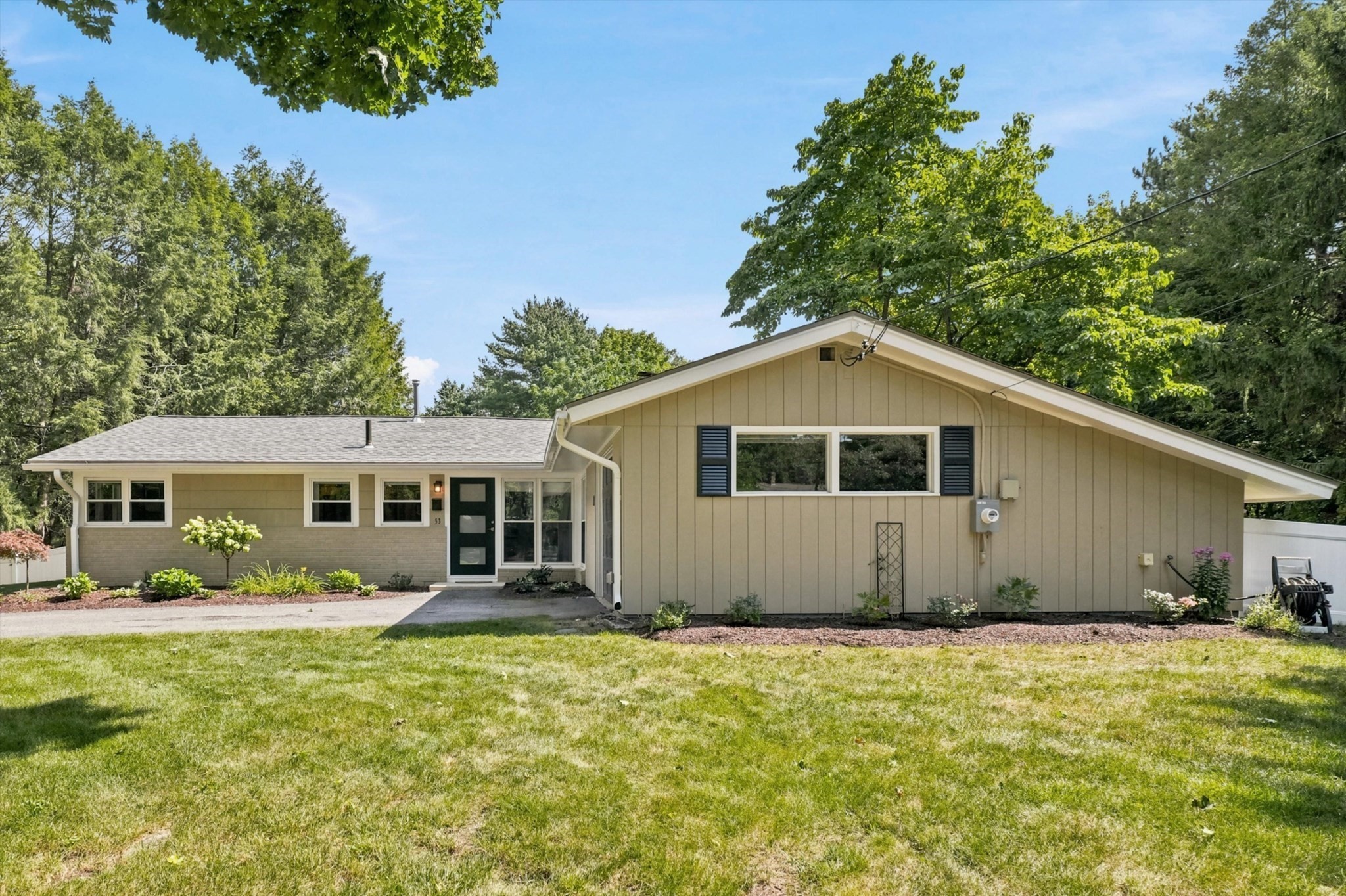 53 Bradford Rd, Framingham, MA 01701