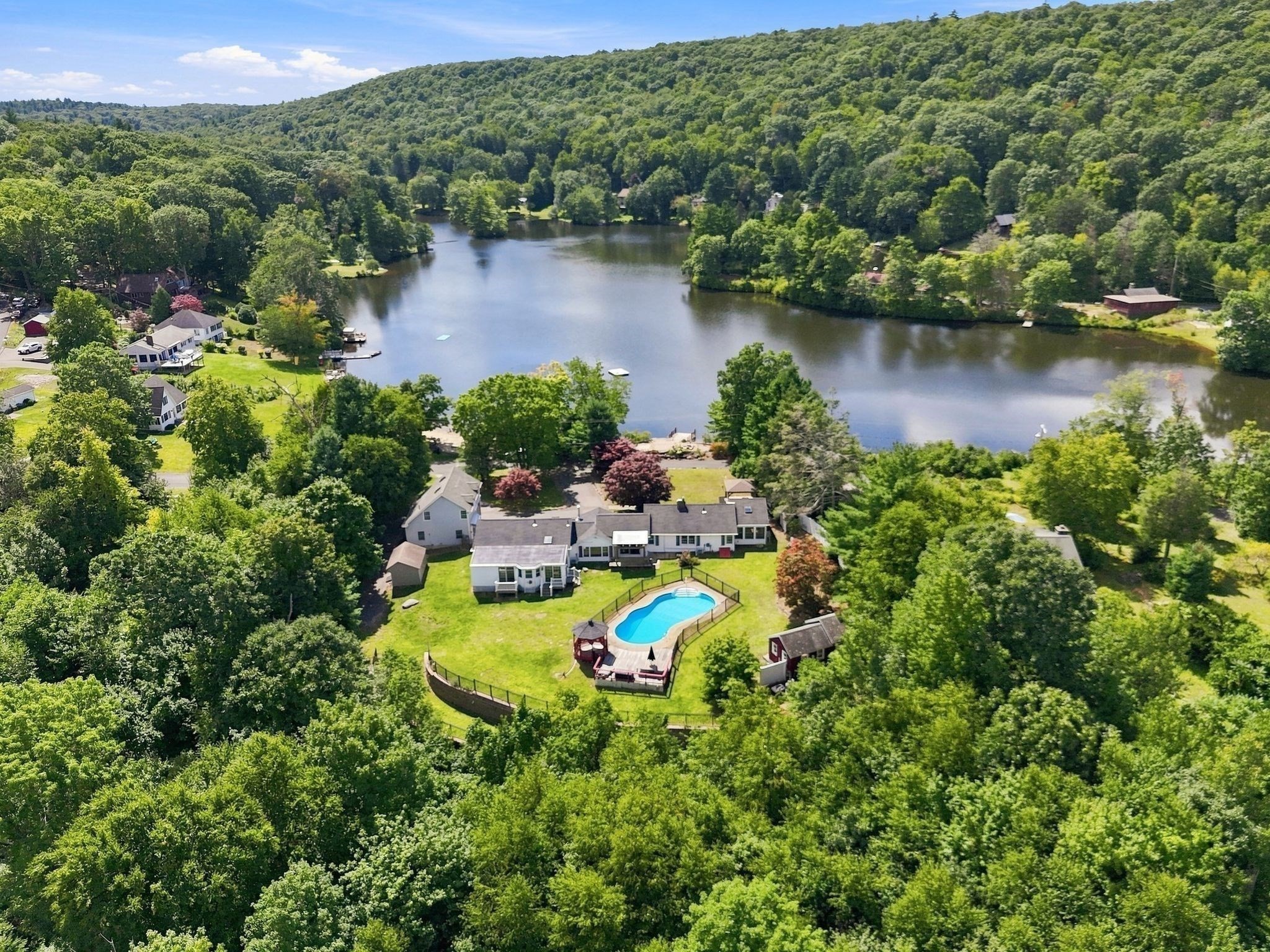 102 Lakeside Dr, Monson, MA 01057