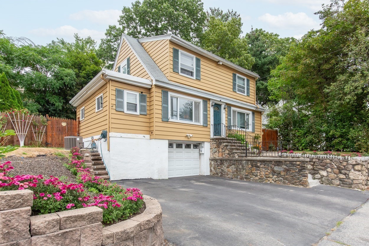 119 Lawrence St, Methuen, MA 01844