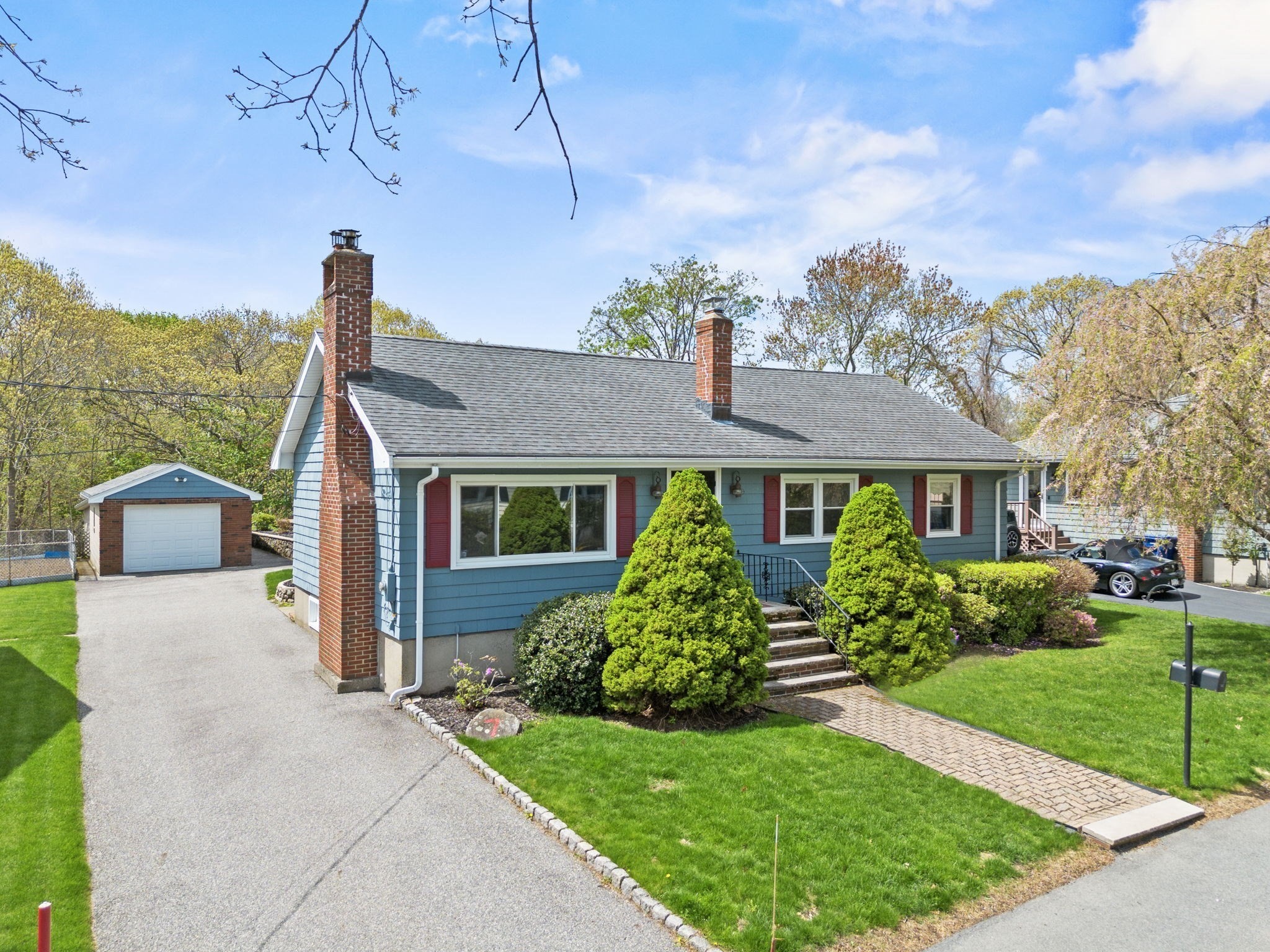 7 Cedarcrest Rd, Salem, MA 01970