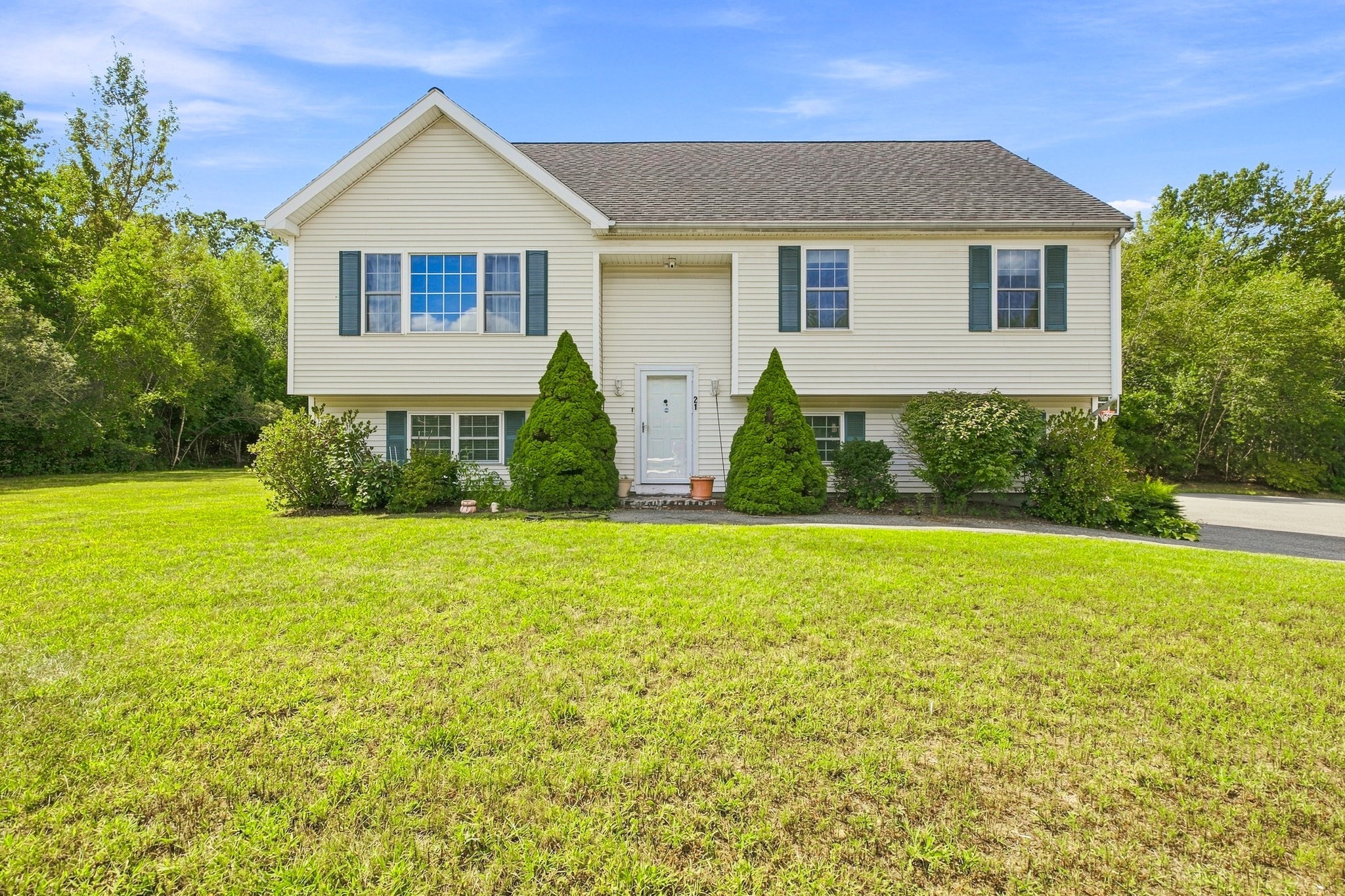 21 Hamilton Way, Holbrook, MA 02343