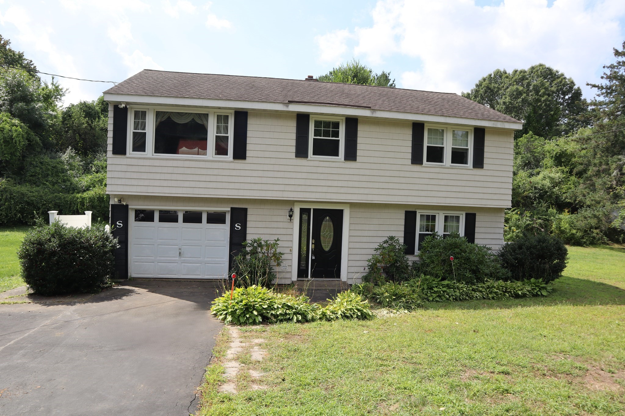 29 Fayette Rd, Bedford, MA 01730