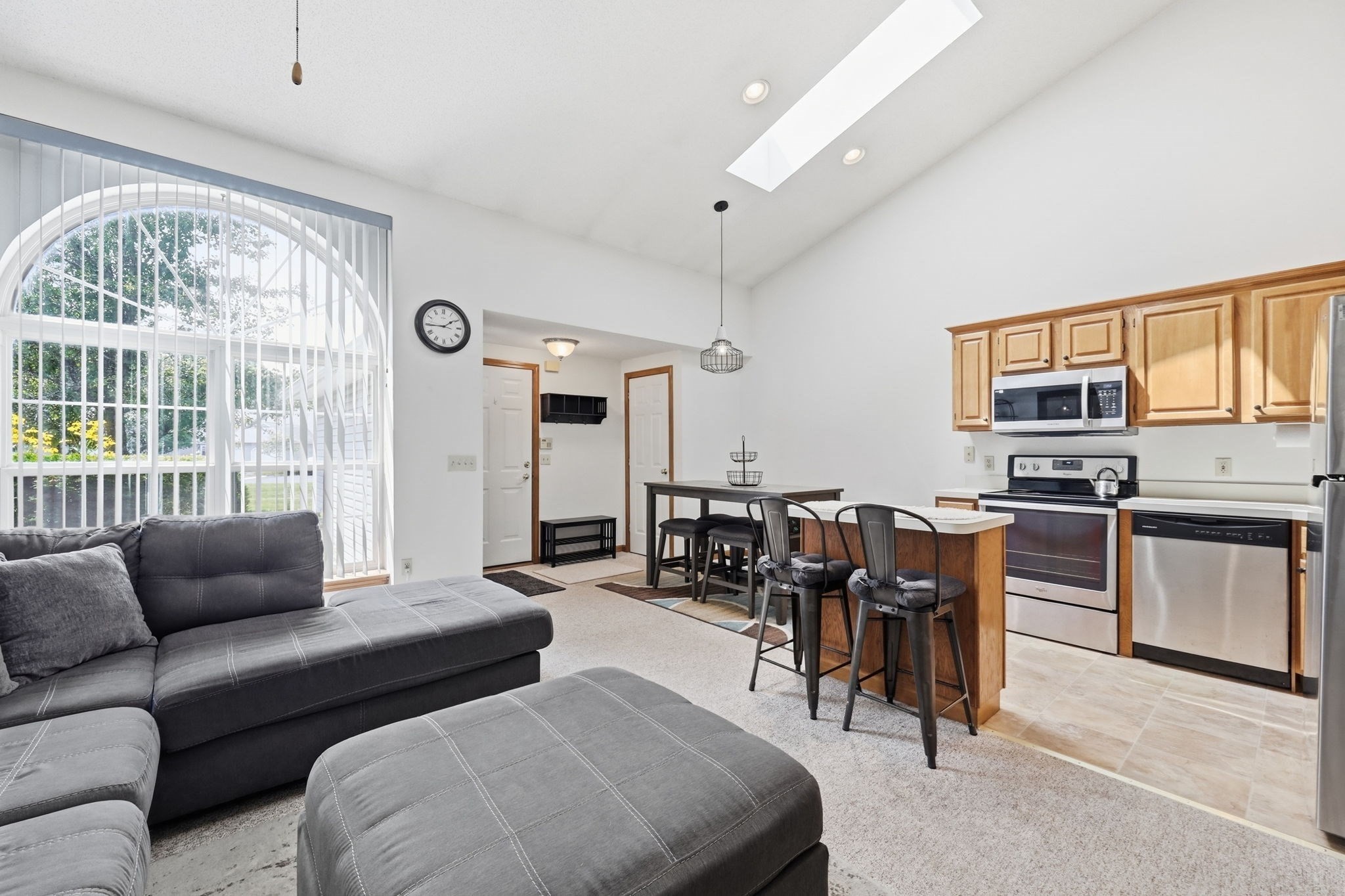 126 Brookfield Ln Unit 126, Agawam, MA 01001