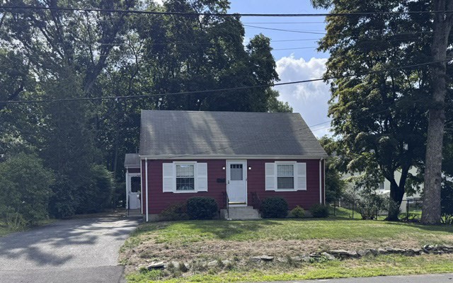 7 Globe St, Attleboro, MA 02703