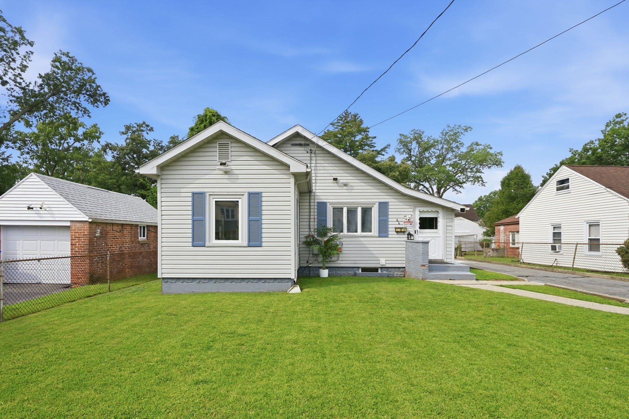 66 Upland, Springfield, MA 01104