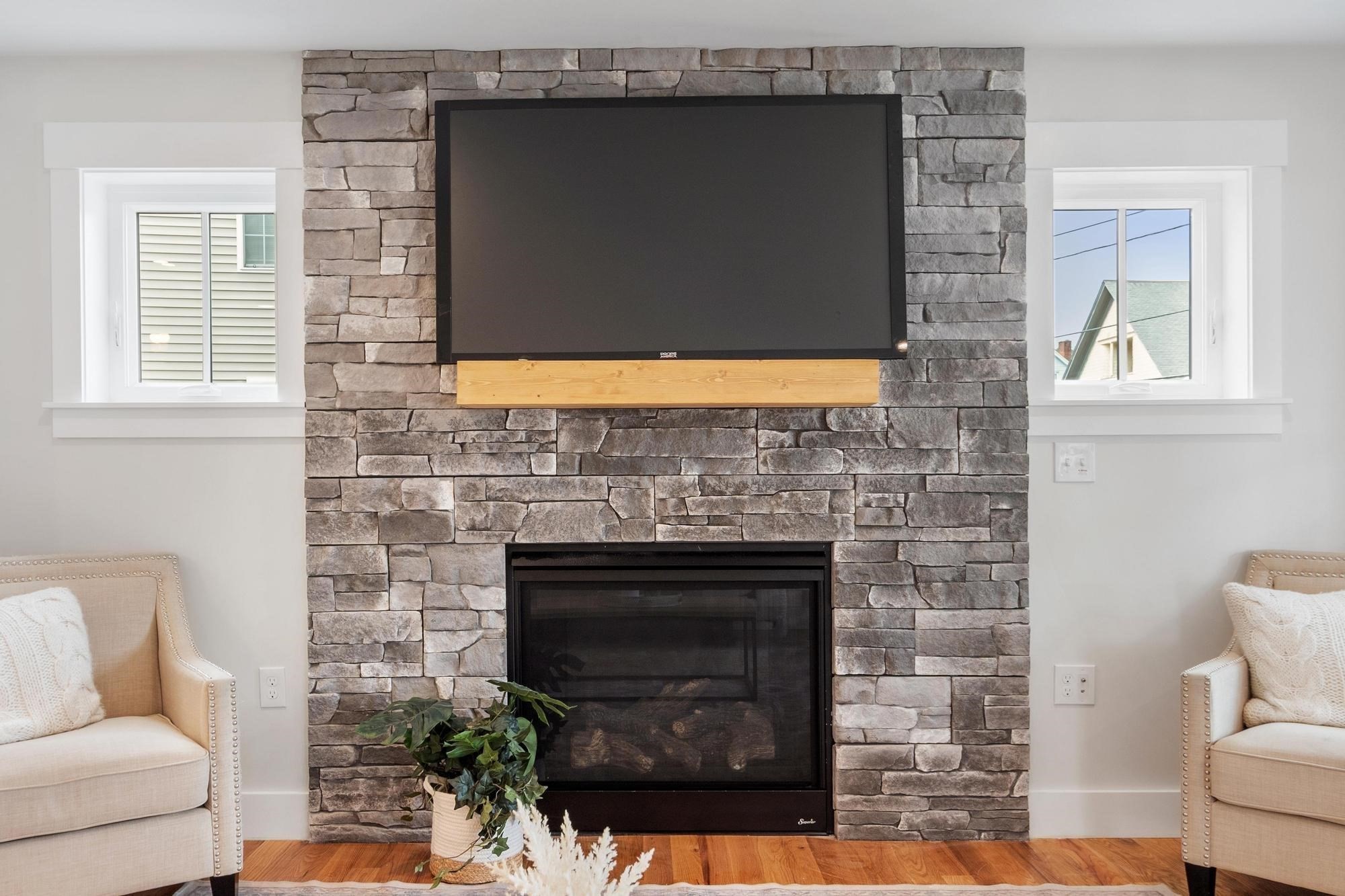 688 Westford St, Lowell, MA 01851 - Image 17